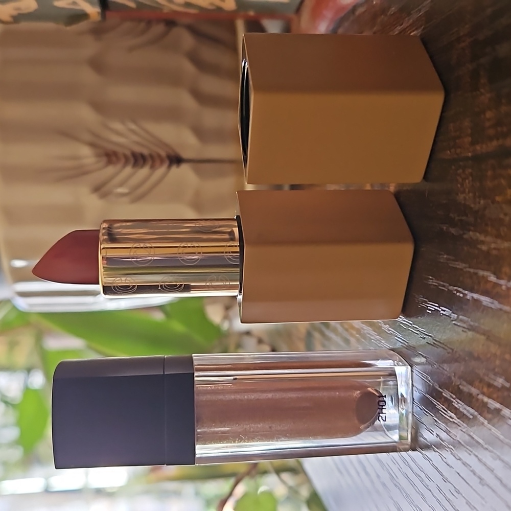 Complex Culture -Pout Clout Lipstick in "Legit" & LC Highlighter in "Faux Bliss"